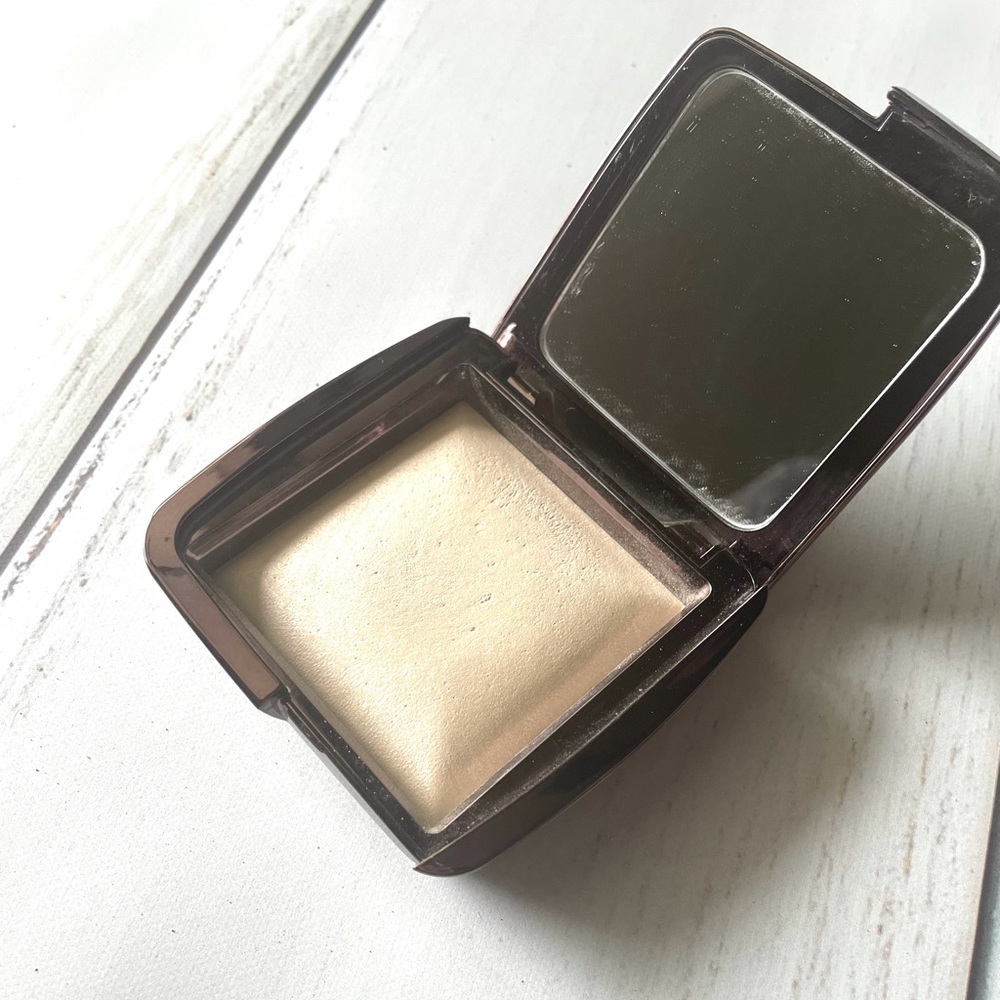 Hourglass Ambient Lighting Powder